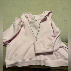 Lululemon Crop Scuba